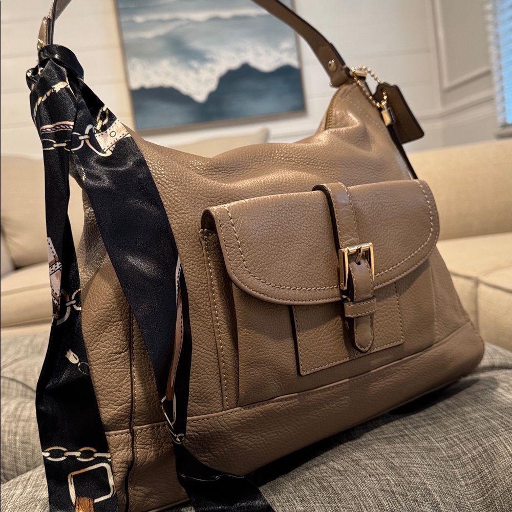 Coach Bag Charlie Tan Shoulder Bag - Picture 3 of 17